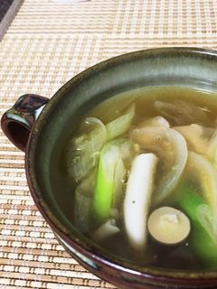 風邪の時に!しめじと豚肉の生姜スープ-レシピのメイン写真
