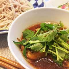 รูปของ 簡単ランチ♡絶品豚バラつけ汁蕎麦（甘口）