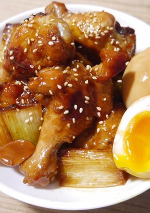 半熟卵と手羽元の甘辛煮-レシピのメイン写真