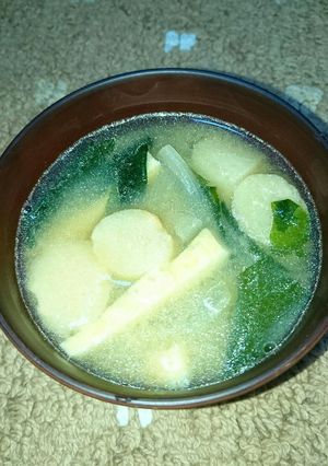 京あげと新玉ねぎとわかめのお味噌汁-レシピのメイン写真