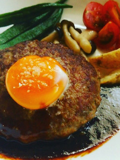 ✿黄身のせハンバーグ✿-レシピのメイン写真