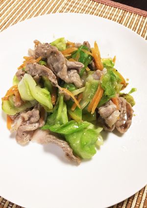 春キャベツと豚肉の塩バター蒸し-レシピのメイン写真