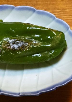 お弁当のすき間に☆ピーマン1個☆丸焼き-レシピのメイン写真