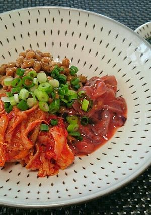 簡単おつまみ♪ キムチ塩辛納豆-レシピのメイン写真