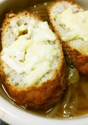 意外に簡単！本格的オニオングラタンスープ-レシピのメイン写真