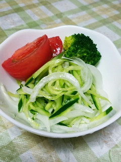 きゅうりと新たまねぎの簡単サラダ☆切り方-レシピのメイン写真