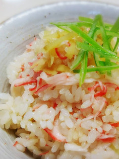 節約でも豪華に!カニカマで蟹炊き込みご飯-レシピのメイン写真