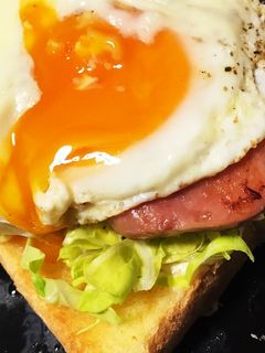 ボリューム満点目玉焼きトースト-レシピのメイン写真