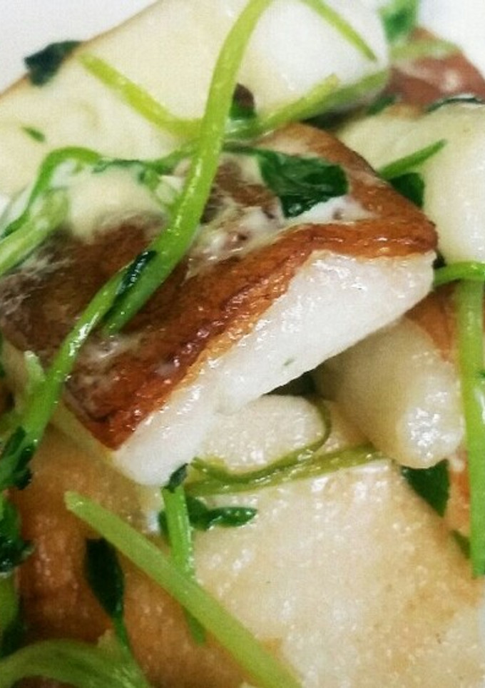 はんぺんと豆苗のマヨバター炒め-レシピのメイン写真