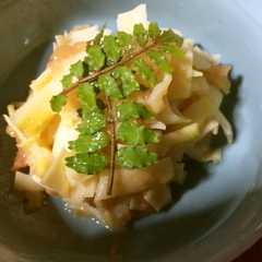 A picture of 簡単今だけ！タケノコ姫皮の梅和え.