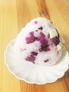 クリチとしば漬けのおつまみおむすび。-レシピのメイン写真