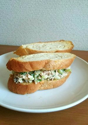 ツナとセロリとクルミのサンドイッチ-レシピのメイン写真