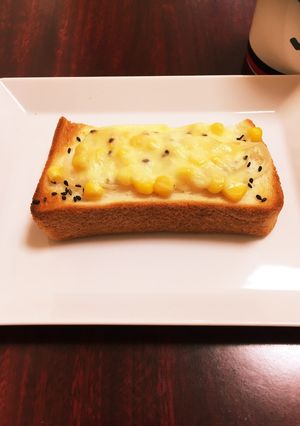 ❁玉ねぎとコーンと胡麻のトースト❁-レシピのメイン写真