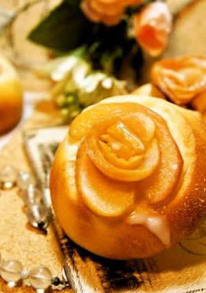 贈り物に喜ばれる♪リンゴの薔薇パン-レシピのメイン写真