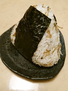 しらすとちりめん山椒のバターおにぎり-レシピのメイン写真