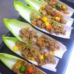 รูปของ チコリでオードブル☆カレーそぼろボート