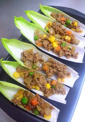 チコリでオードブル☆カレーそぼろボート-レシピのメイン写真