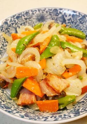 厚切りベーコンと春野菜の塩糀炒め-レシピのメイン写真