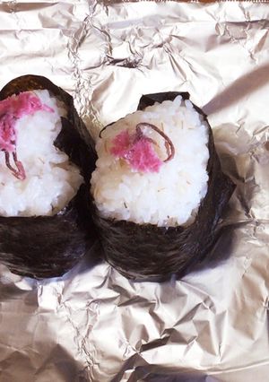 我が家のお花見弁当☆桜の花のおにぎり-レシピのメイン写真