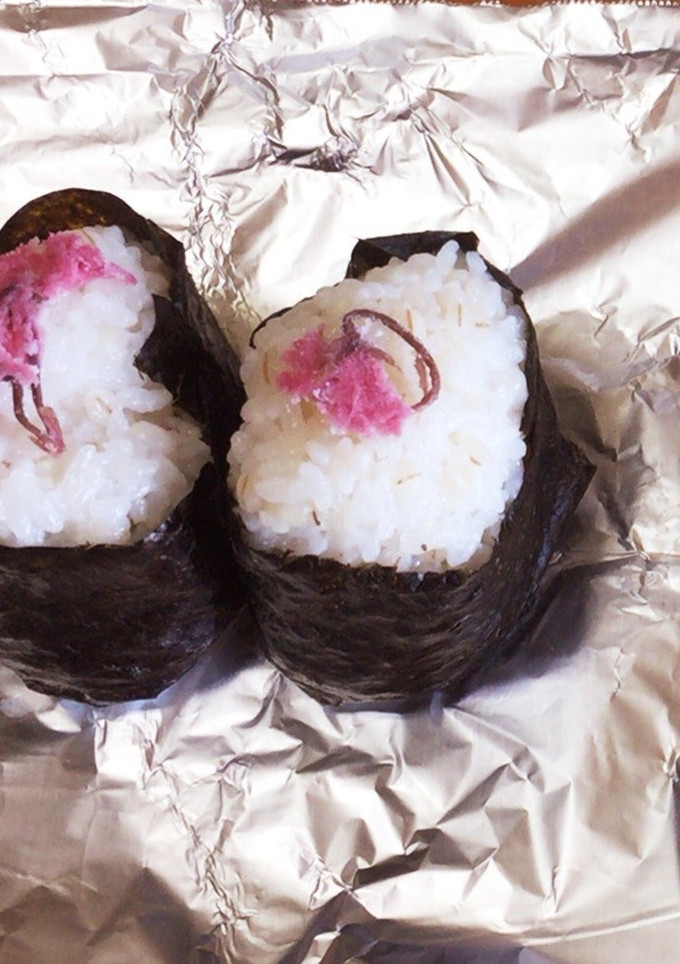 我が家のお花見弁当☆桜の花のおにぎり-レシピのメイン写真