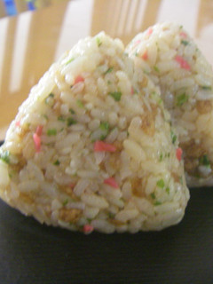 そば飯に憧れる☆おにぎり-レシピのメイン写真