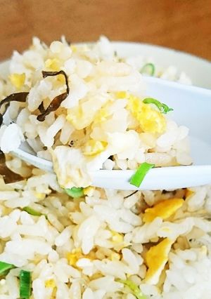 ずぼらランチ！ジャコと塩昆布の旨味炒飯-レシピのメイン写真