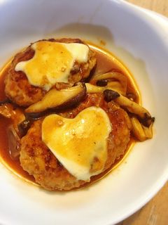 チーズがとろ〜り、煮込みハンバーグ☾-レシピのメイン写真