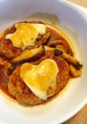 チーズがとろ〜り、煮込みハンバーグ☾-レシピのメイン写真