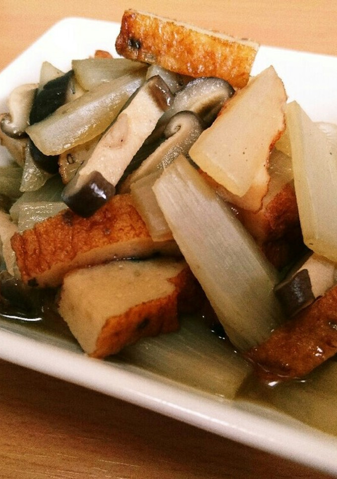 ウドとさつま揚げの煮物-レシピのメイン写真