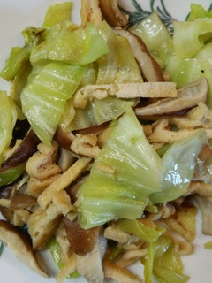 キャベツ椎茸油揚げ炒め-レシピのメイン写真