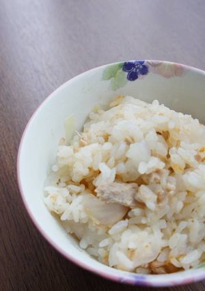 新玉ねぎとツナの炊き込みご飯-レシピのメイン写真