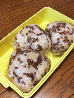 節約飯♪ 牛そぼろのおにぎり♪-レシピのメイン写真