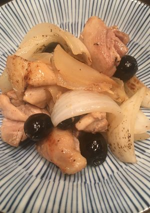 バーナーで料理革命☆もも肉とオリーブ炒め-レシピのメイン写真