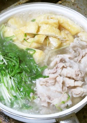 水菜と油揚げと豚三枚肉薄切りの手間なし鍋-レシピのメイン写真
