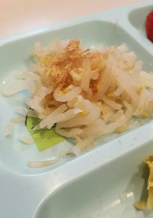 離乳食後期　ゆでモヤシの鰹節かけ-レシピのメイン写真