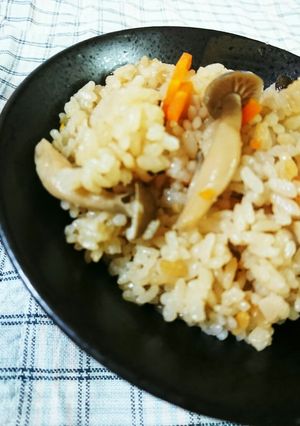 キノコの炊き込みご飯～翌日のおにぎりにも-レシピのメイン写真