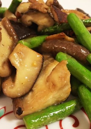 アスパラと椎茸のピリ辛バター醤油炒め★-レシピのメイン写真