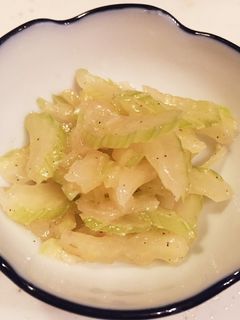 お弁当の隙間に★箸休めに★セロリの浅漬け-レシピのメイン写真