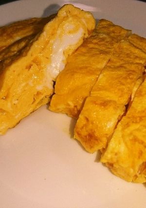 旨ウマ♪めんつゆで作る簡単だし巻き玉子-レシピのメイン写真
