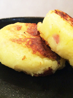 イモ餅バター焼き‥ベーコン&チーズ入り-レシピのメイン写真