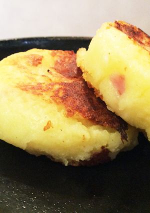 イモ餅バター焼き‥ベーコン&チーズ入り-レシピのメイン写真