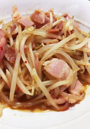 台湾ラーメンの素でモヤシとベーコン炒め-レシピのメイン写真