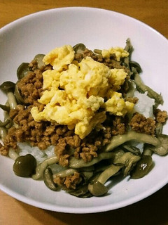 大豆のお肉でヘルシー 味噌そぼろ丼-レシピのメイン写真