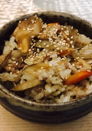 残りご飯で＊舞茸そぼろの混ぜ込みご飯-レシピのメイン写真