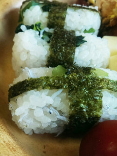 釜あげしらすと漬け物のおにぎり-レシピのメイン写真