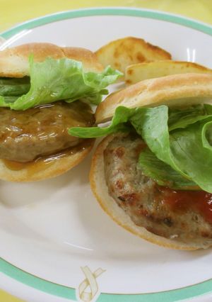 皆で食べよう♪わくわく米粉ハンバーガー-レシピのメイン写真