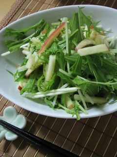 水菜とりんごのサラダ-レシピのメイン写真