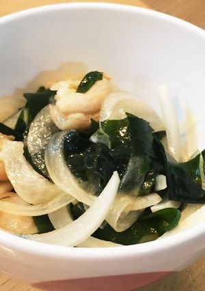新玉ねぎとワカメの鶏皮ポン酢-レシピのメイン写真