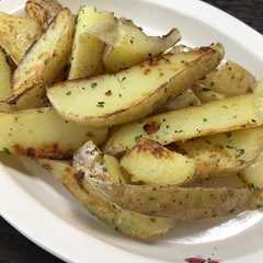 รูปของ 揚げない！フライドポテト　バター焼き