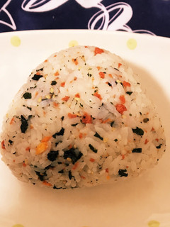 お弁当に♪パサパサにならないおにぎり★-レシピのメイン写真